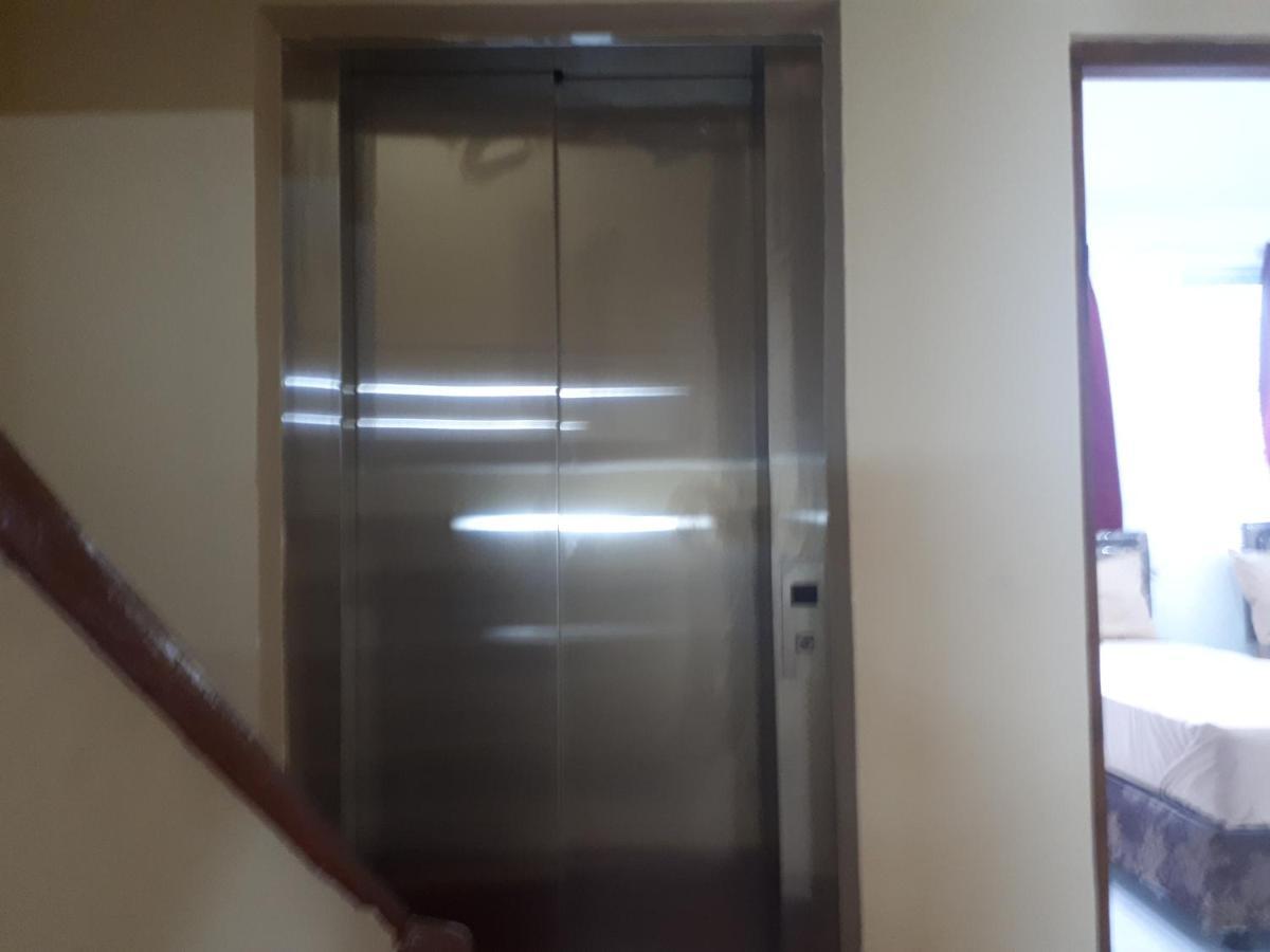 Royal Motel Kolombo Bagian luar foto